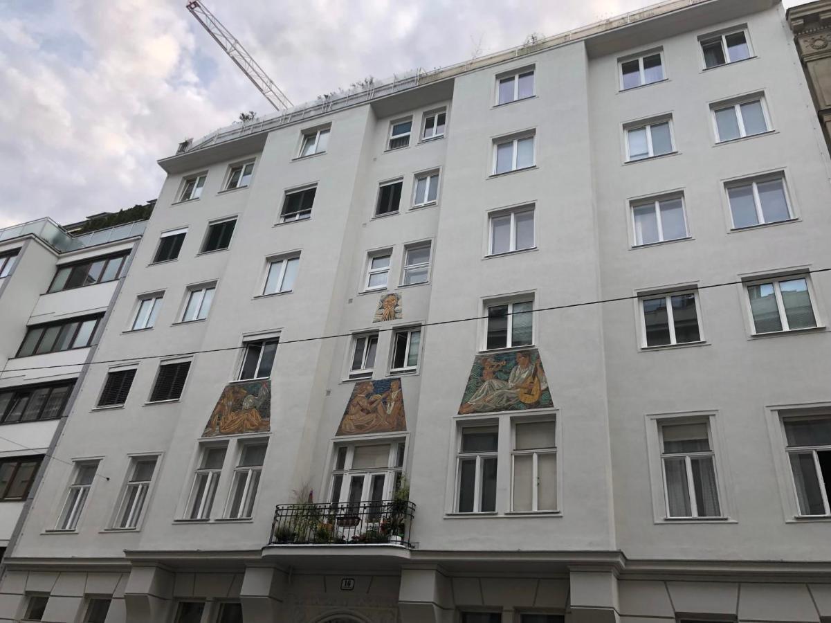 Theresa Tiana Apartment Wien